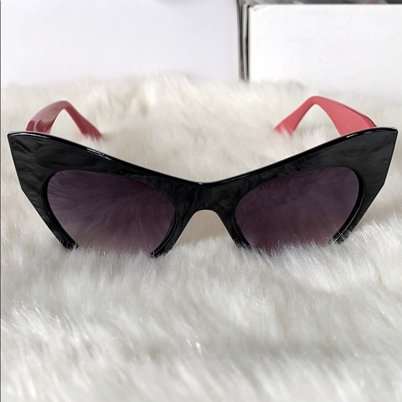 2 for $22 Sunglasses - Picture 1 of 4